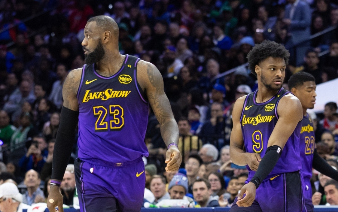 世界杯安装教程-阿里纳斯：湖人靠卖布朗尼球衣都能给够詹姆斯工资！还怪詹姆斯？