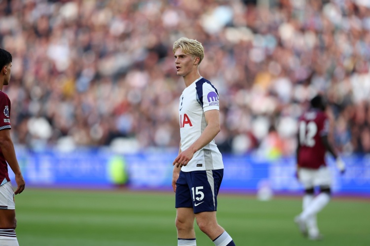 世界杯安装教程-热刺官方:贝里瓦尔对多特时高位踝关节扭伤 周五接受了脚踝手术