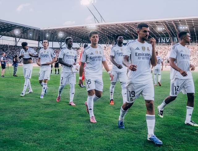 世界杯官网入口-落后巴萨4分!皇马更衣室几乎绝望:翻盘希望渺茫 想要换帅